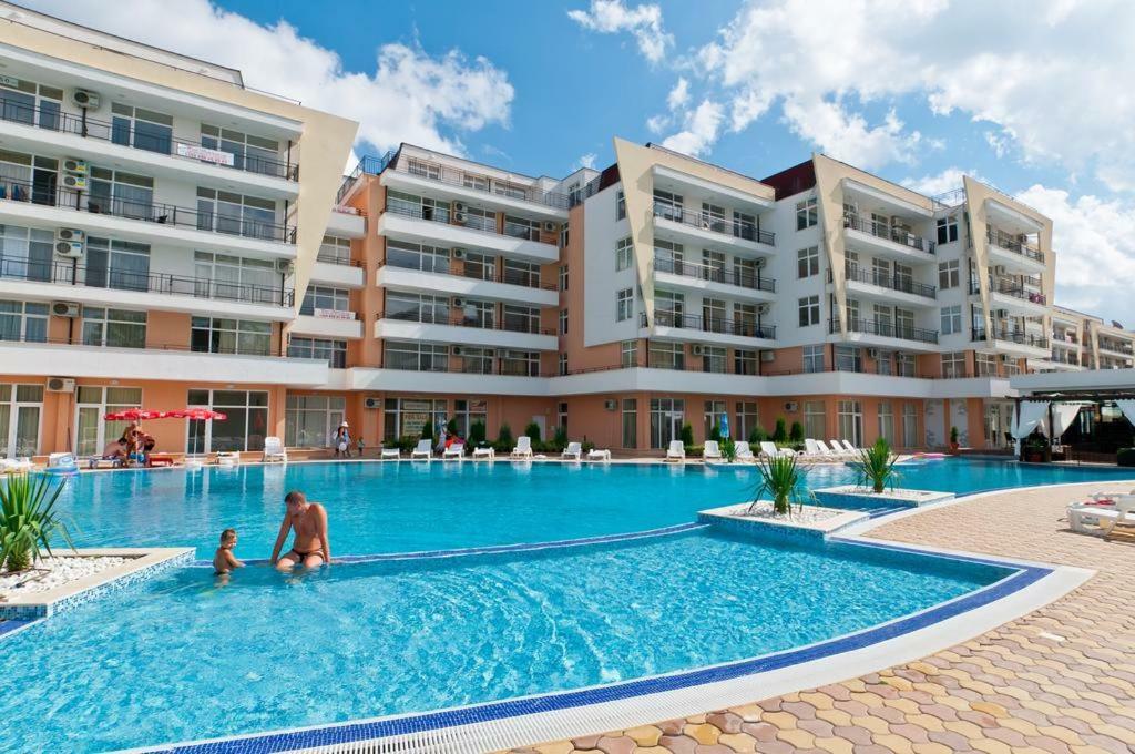Apartament Grand Kameliq Słoneczny Brzeg Zewnętrze zdjęcie
